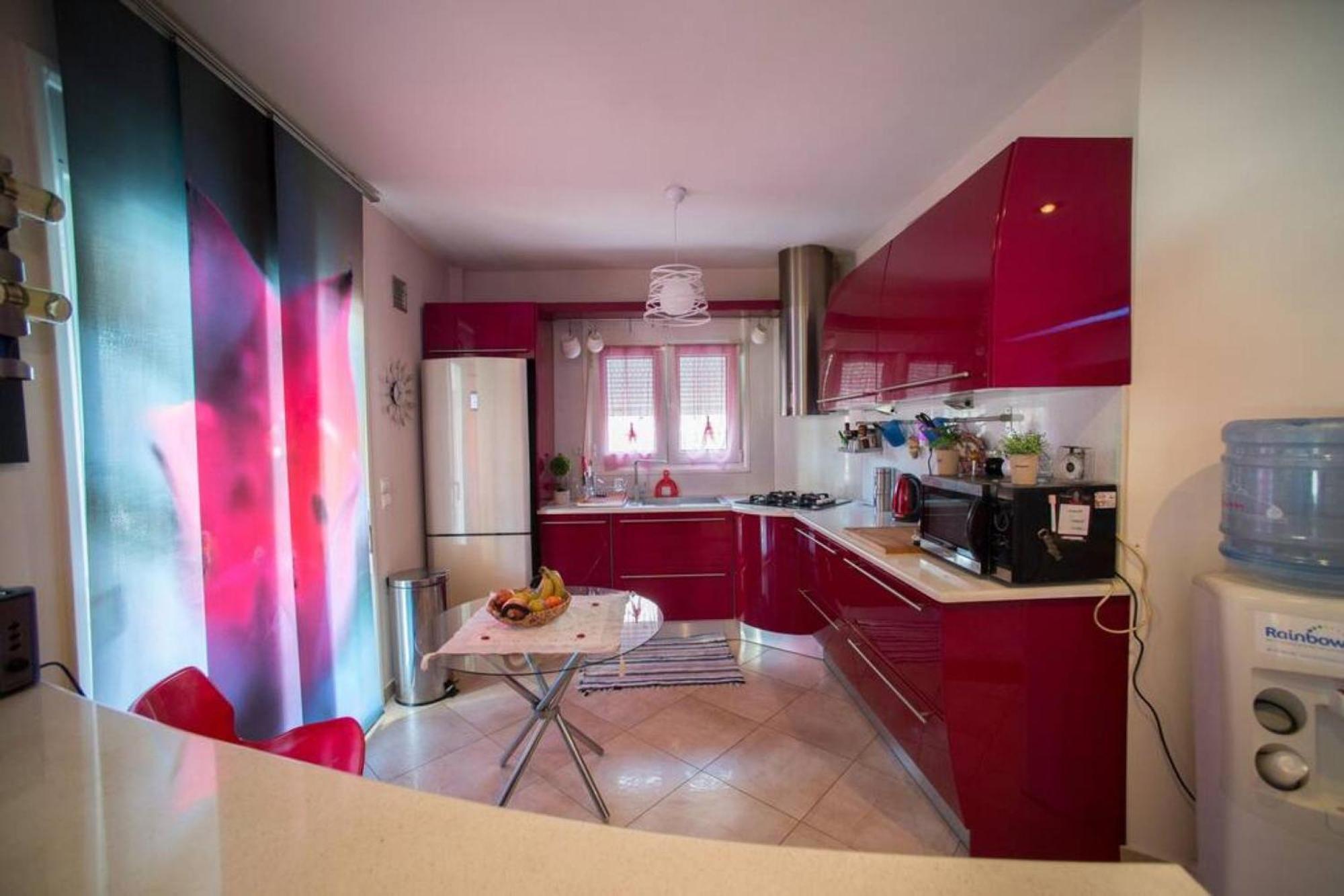 Lux *